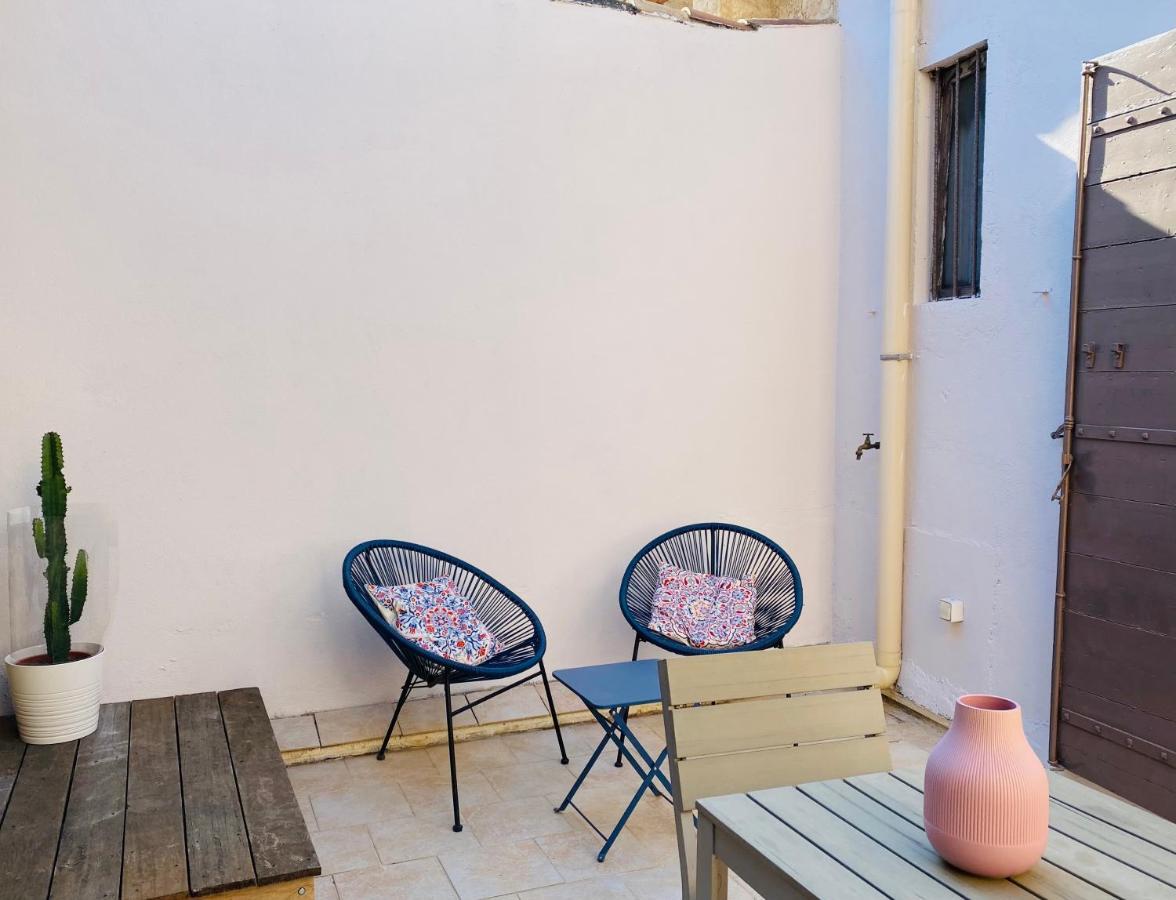 Entre Provence Et Camargue * Tarascon